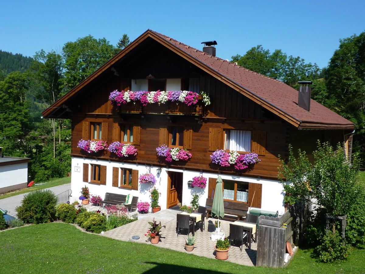 B&B Schattwald - Ferienwohnungen Durst Roswitha - Bed and Breakfast Schattwald