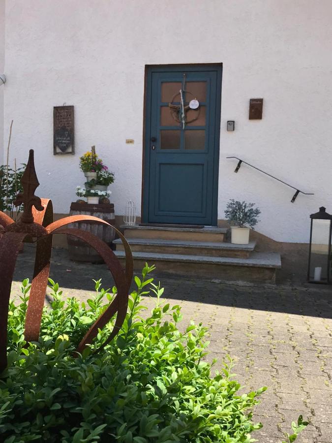 Haus Engelbert - Ferienwohnung Höchheim
