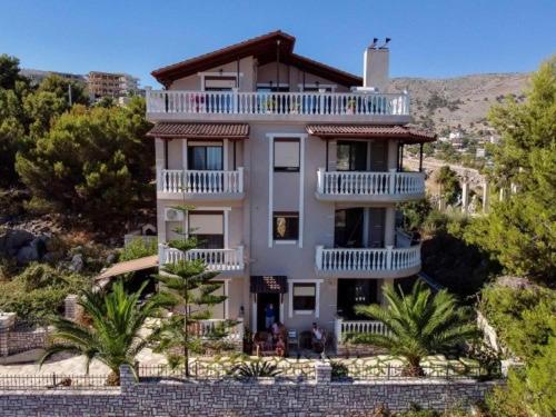 Igli K. Apartments - B&B