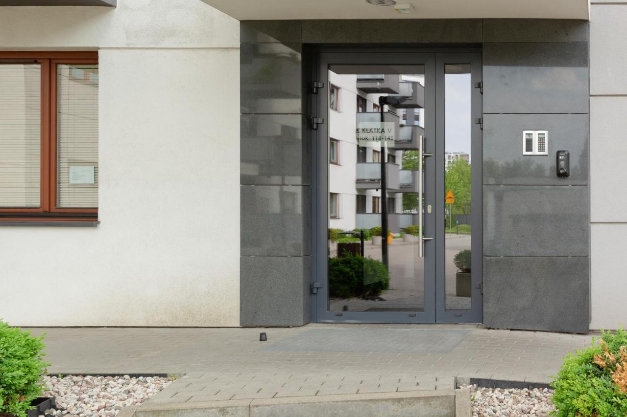 Apartment Warsaw Airport Kłobucka by Noclegi Renters - B&B