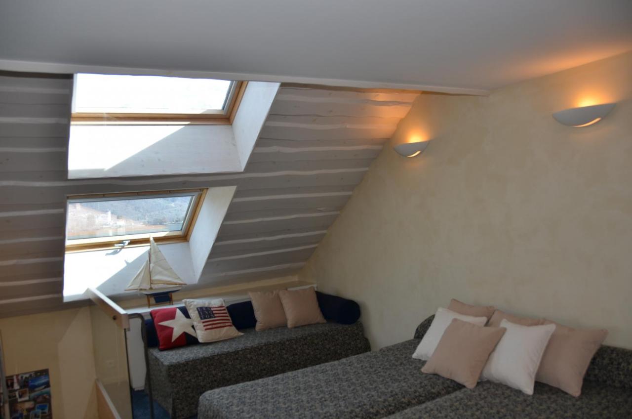 Apartment with Lake View