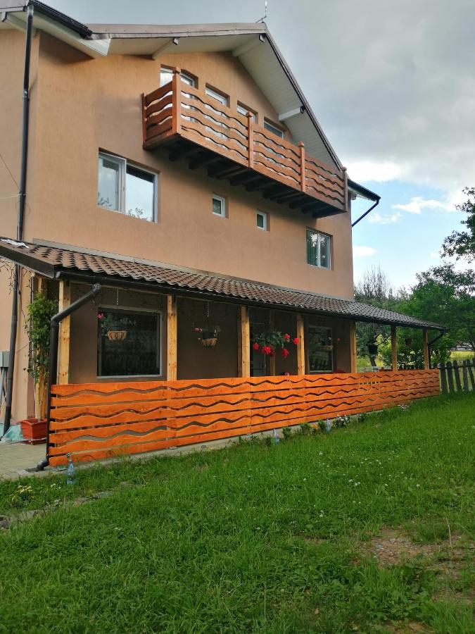 B&B Neagra Șarului - Casa Gramy - Bed and Breakfast Neagra Șarului