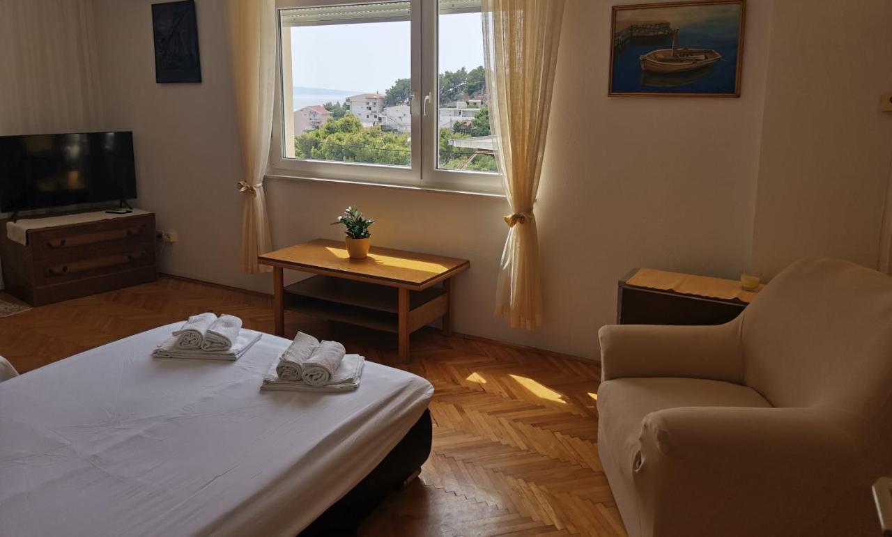 Comfort One-Bedroom Apartment with Balcony and Sea View