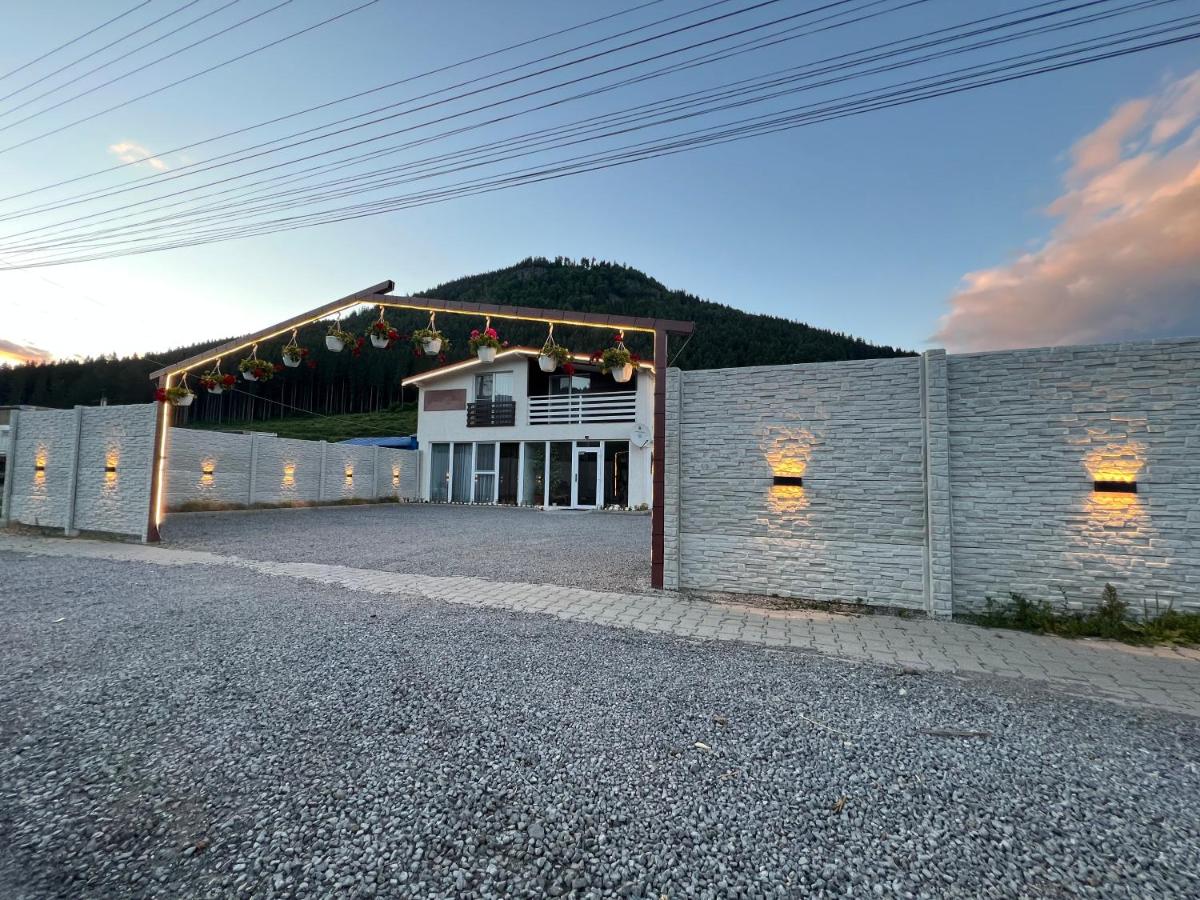 Bâra Rooms - Adults Only - B&B Topliţa