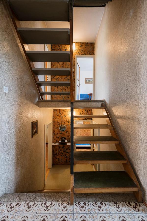 Ljubljana C17 4-Bedroom Private Row House with Garden and Parking - Chambres d'hôtes Ljubljana