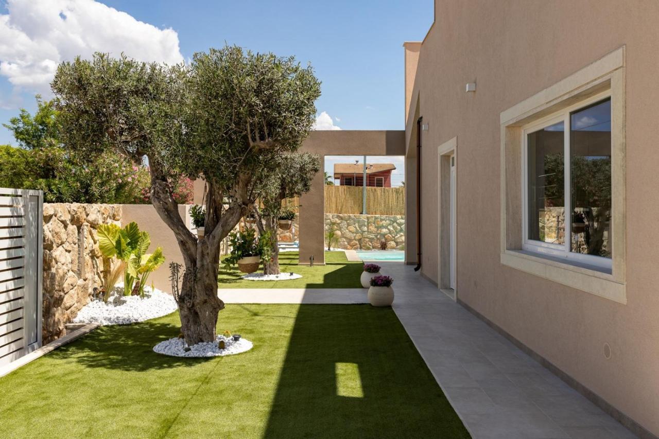 Villa Shamsi - heated pool and beach at 70mt - B&B Ispica
