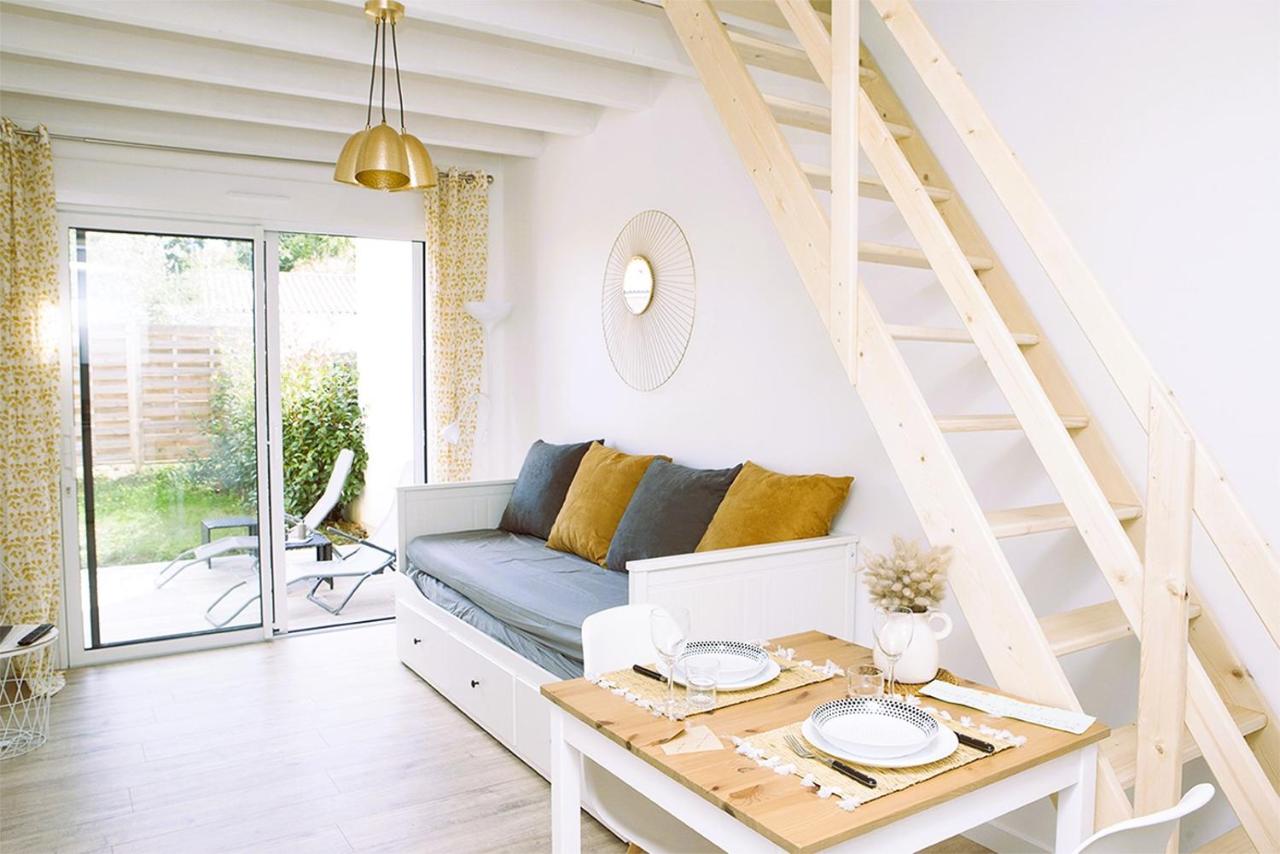 "Studiocaroline44", 2 studios entre la ville et la mer, parking, cuisine, moins de 15min de l'aéroport - B&B Bouaye