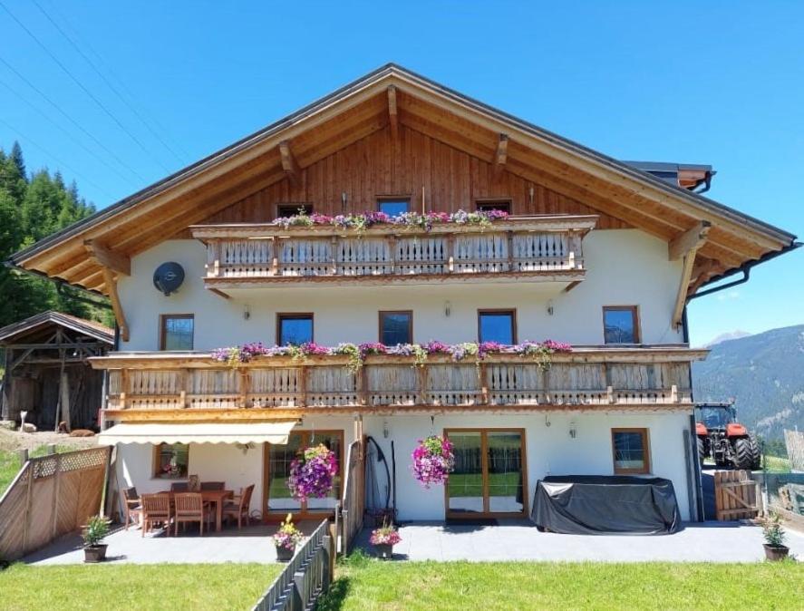 Ferienwohnungen Jenewein - Bed and Breakfast