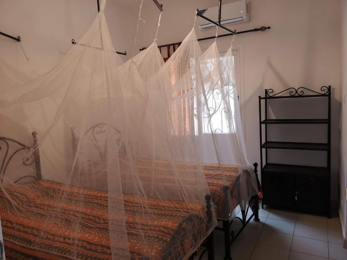 Chambre Lits Jumeaux avec Salle de Bains Privative