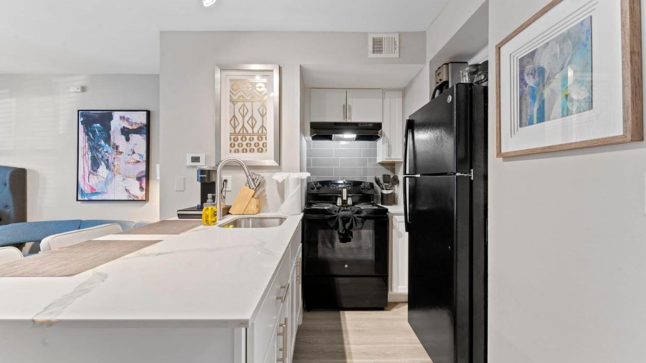 Cozy Efficiency Studios Close to Downtown and Domain - Ferienwohnung Austin