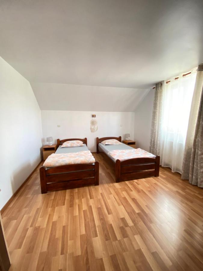 Chambre Lits Jumeaux avec Salle de Bains
