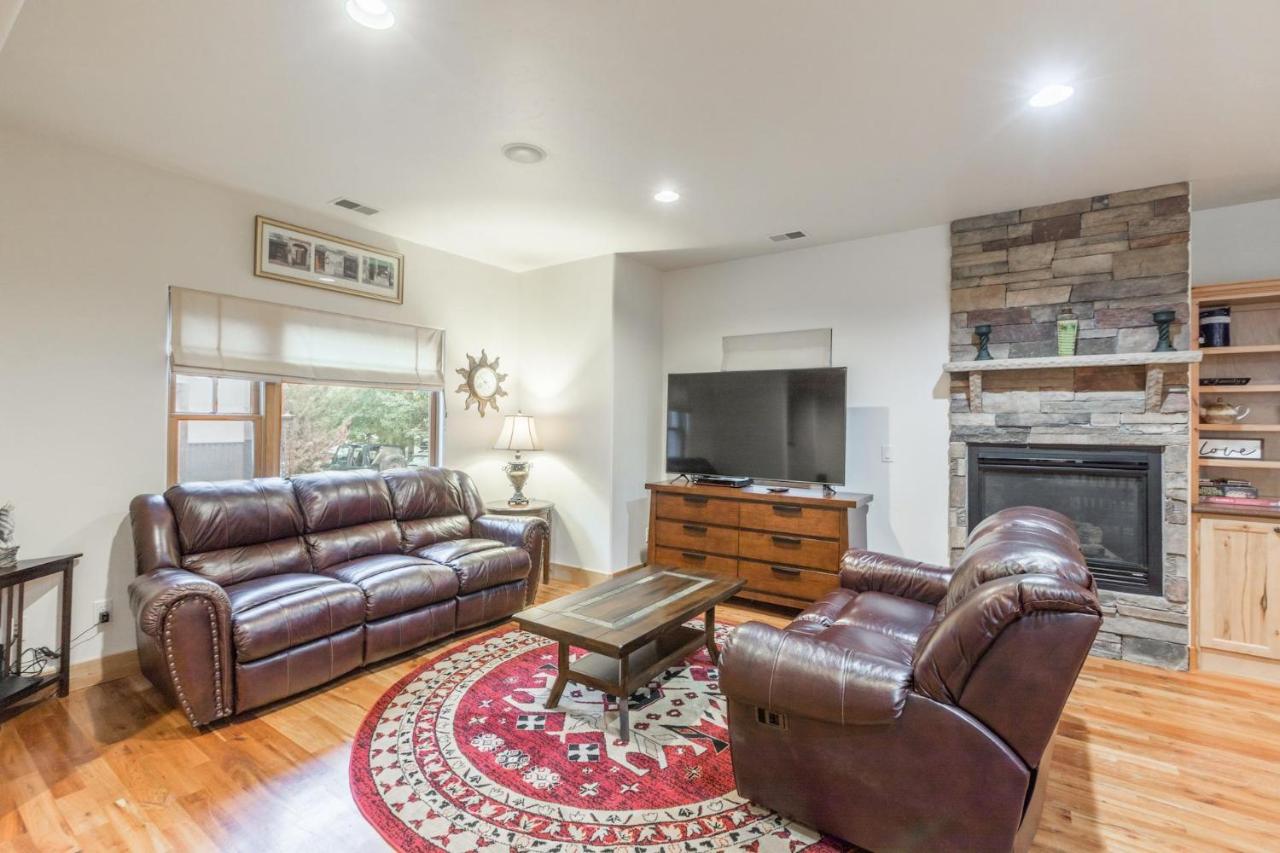 Elkhorn Townhome 1911 - B&B