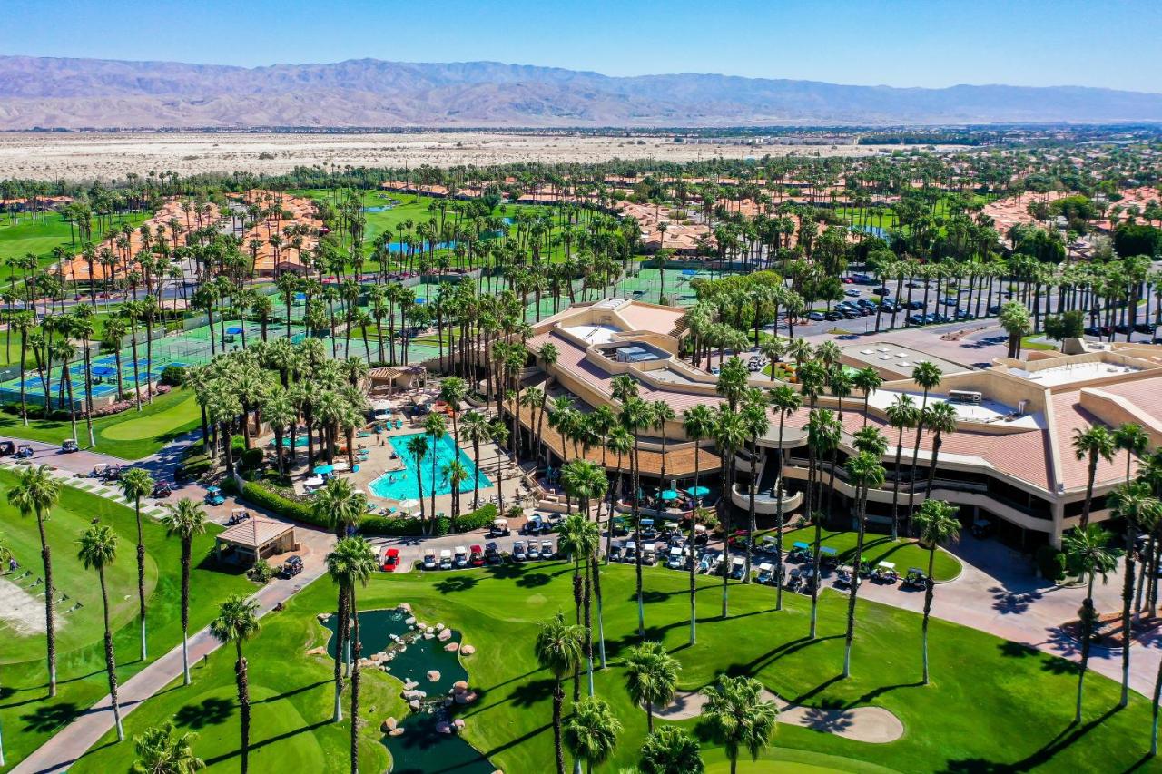 Palm Valley Full Access to Golf, Tennis, and Pickle Ball- Luxury 3 King Beds 3 Full Baths - Chambres d'hôtes Palm Desert