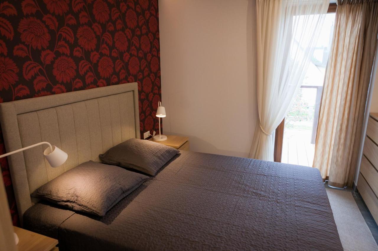 One-Bedroom Apartment (4 Adults)