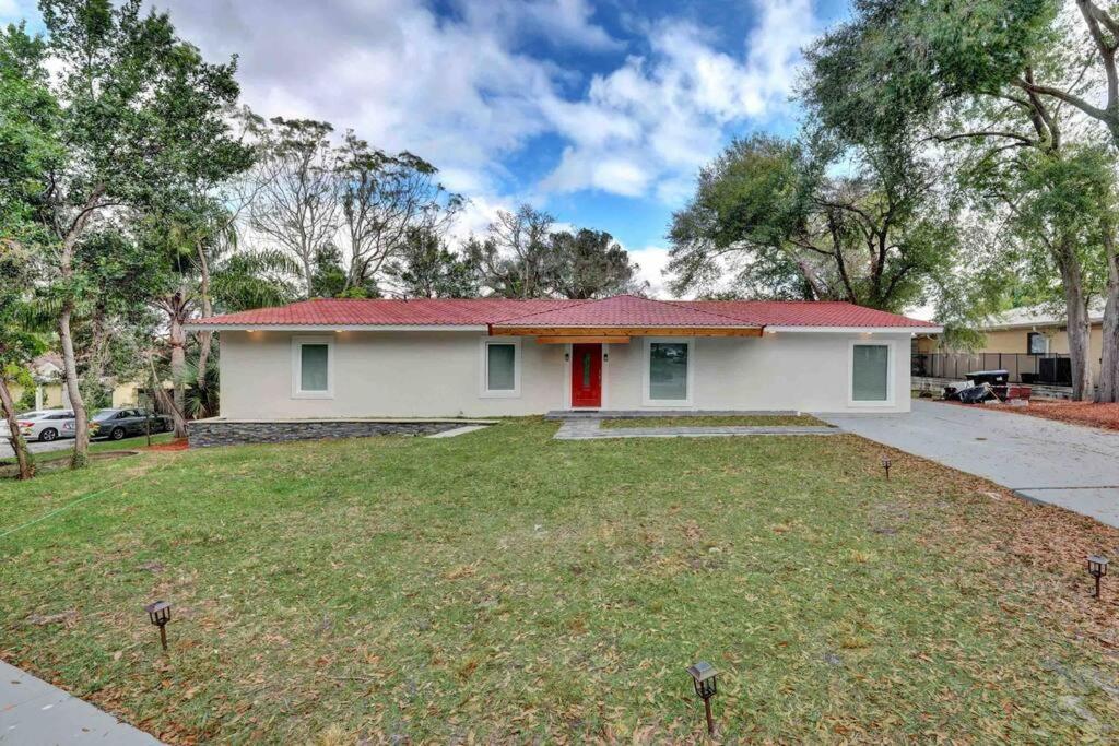Luxurious 5 bedroom lake house 3min from Universal - B&B Orlando