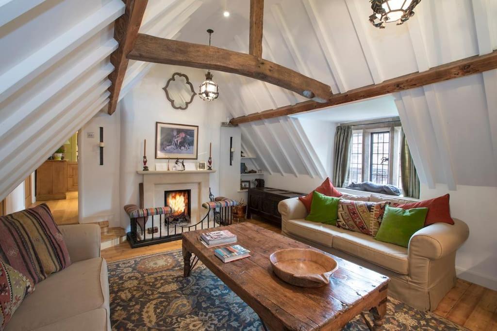 The Old Post Office - Ferienwohnung Broadway