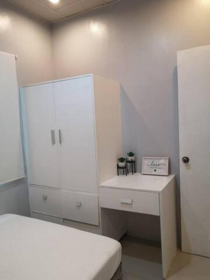 MC residence 5 w/ Netflix,100Mbps Wifi, hot shower - B&B General Santos