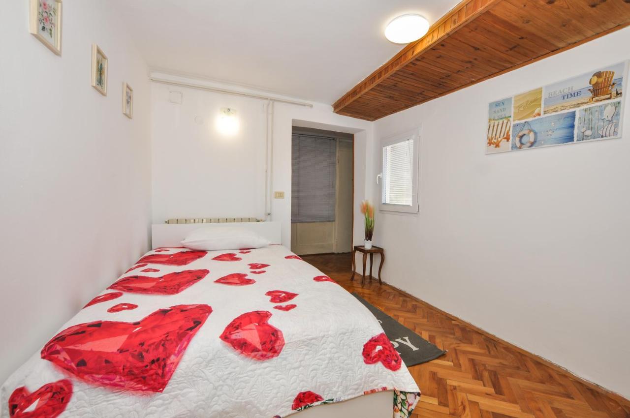 Appartamento con 2 Camere da Letto