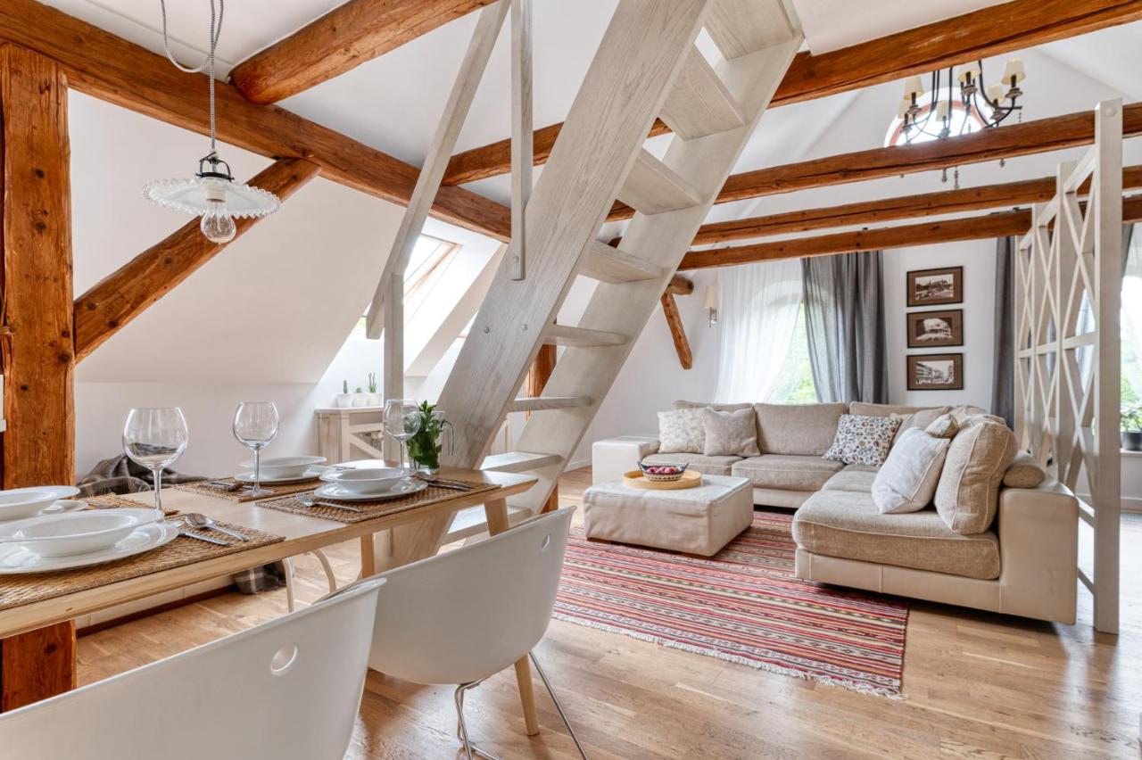 Camera Familiare con Vista Lago