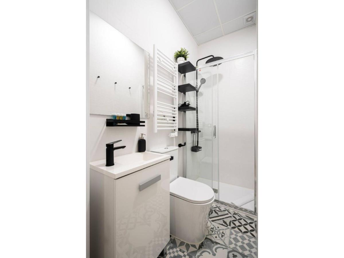 Apartamento amarillo en Atocha - B&B Madrid