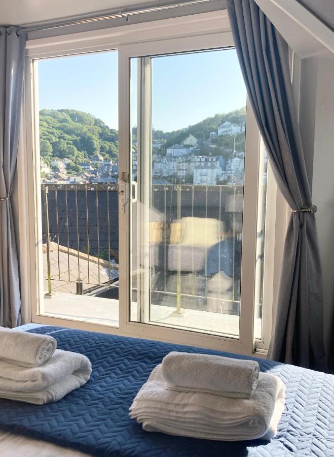 Looe with a View - Entire apartment with FREE allocated parking - Bed and Breakfast