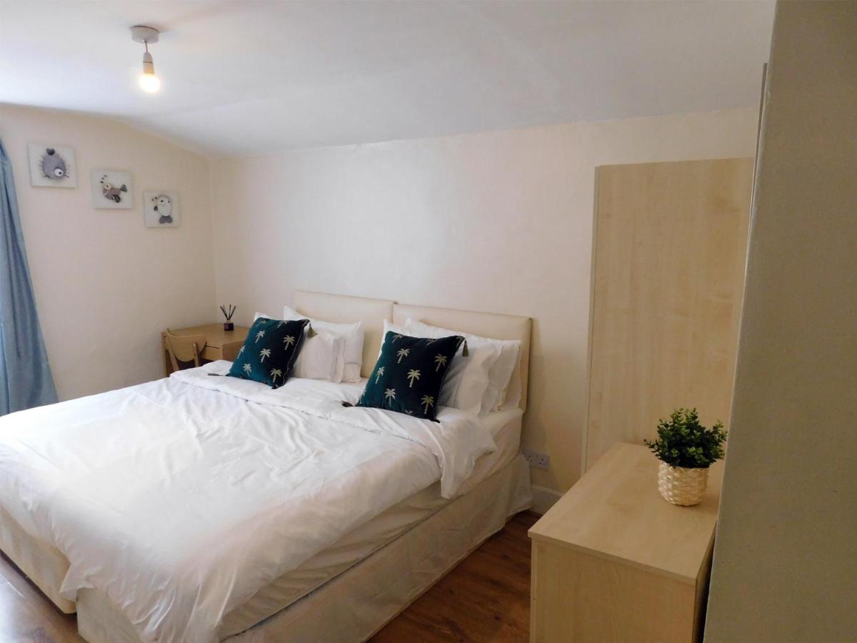 B&B Londra - Entire 4 bedroom Terrace house in London - Bed and Breakfast Londra