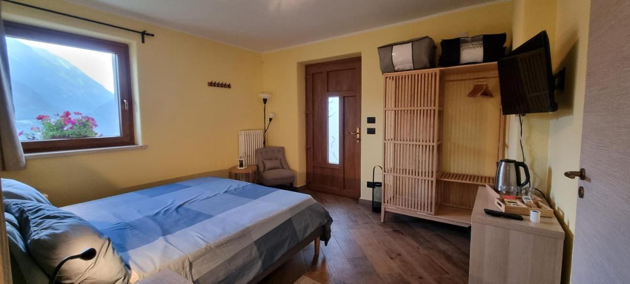 Camera Matrimoniale/Doppia con Letti Singoli con Vista Montagna