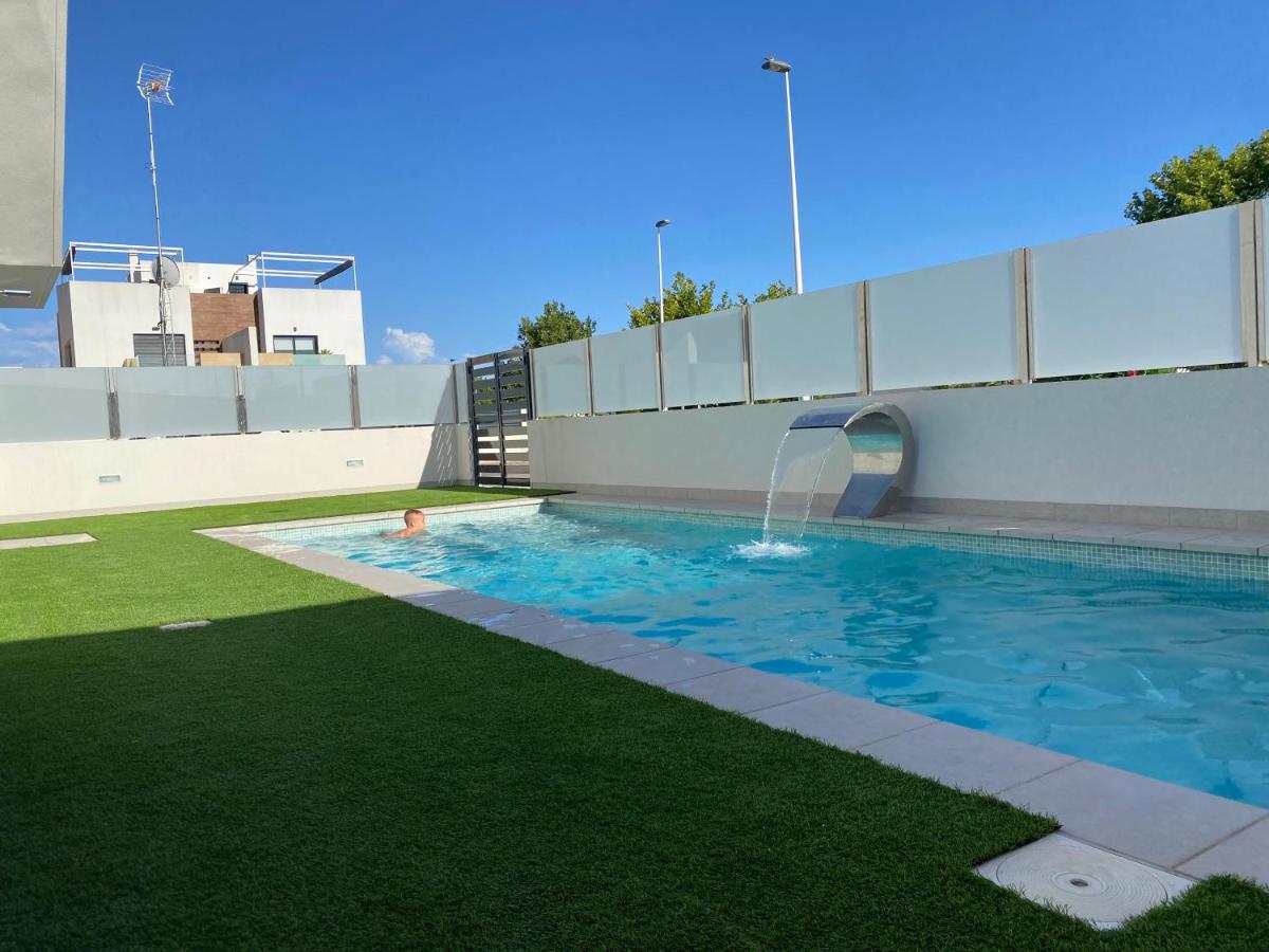 B&B San Pedro del Pinatar - Luxury Apartment - Rooftop Terrace, community Pool & nearby beach - Bed and Breakfast San Pedro del Pinatar