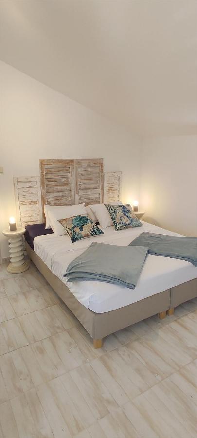 Appartements Dominique, with private terrace - B&B Supetarska Draga