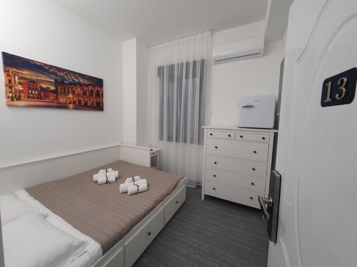 Camera Singola con Bagno in Comune