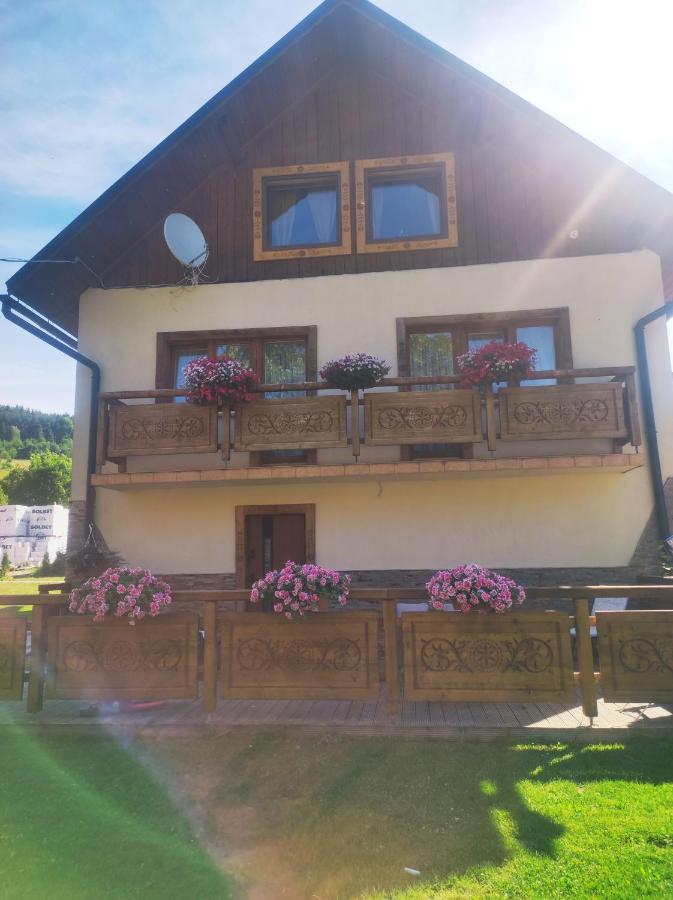 Apartment mit 2 Schlafzimmern und Balkon