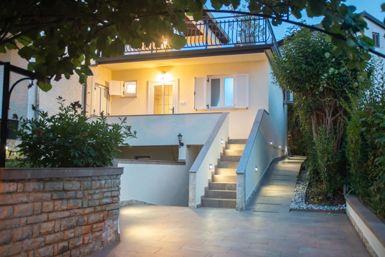 Wellness Studio D'Or - Exclusive NEW apartment With whirlpool, sauna, sunny terrace, private parking - Chambres d'hôtes Poreč