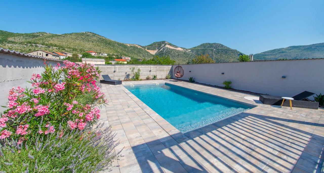 B&B Mostar - Villa Carpe Diem - with private pool - Bed and Breakfast Mostar