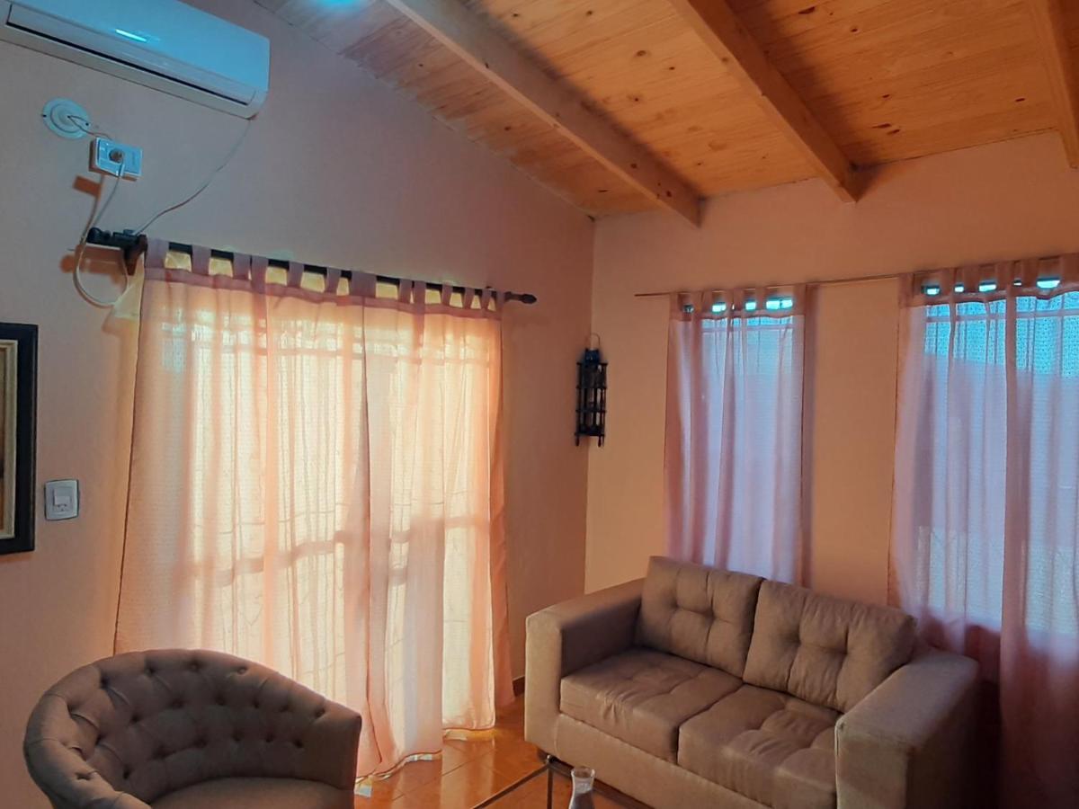 Casa con piscina en Gobernador Roca - B&B Gobernador Roca