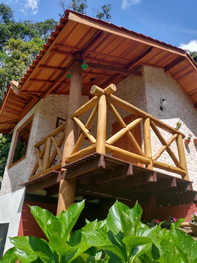 Nas Nuvens Hospedaria - Bed and Breakfast