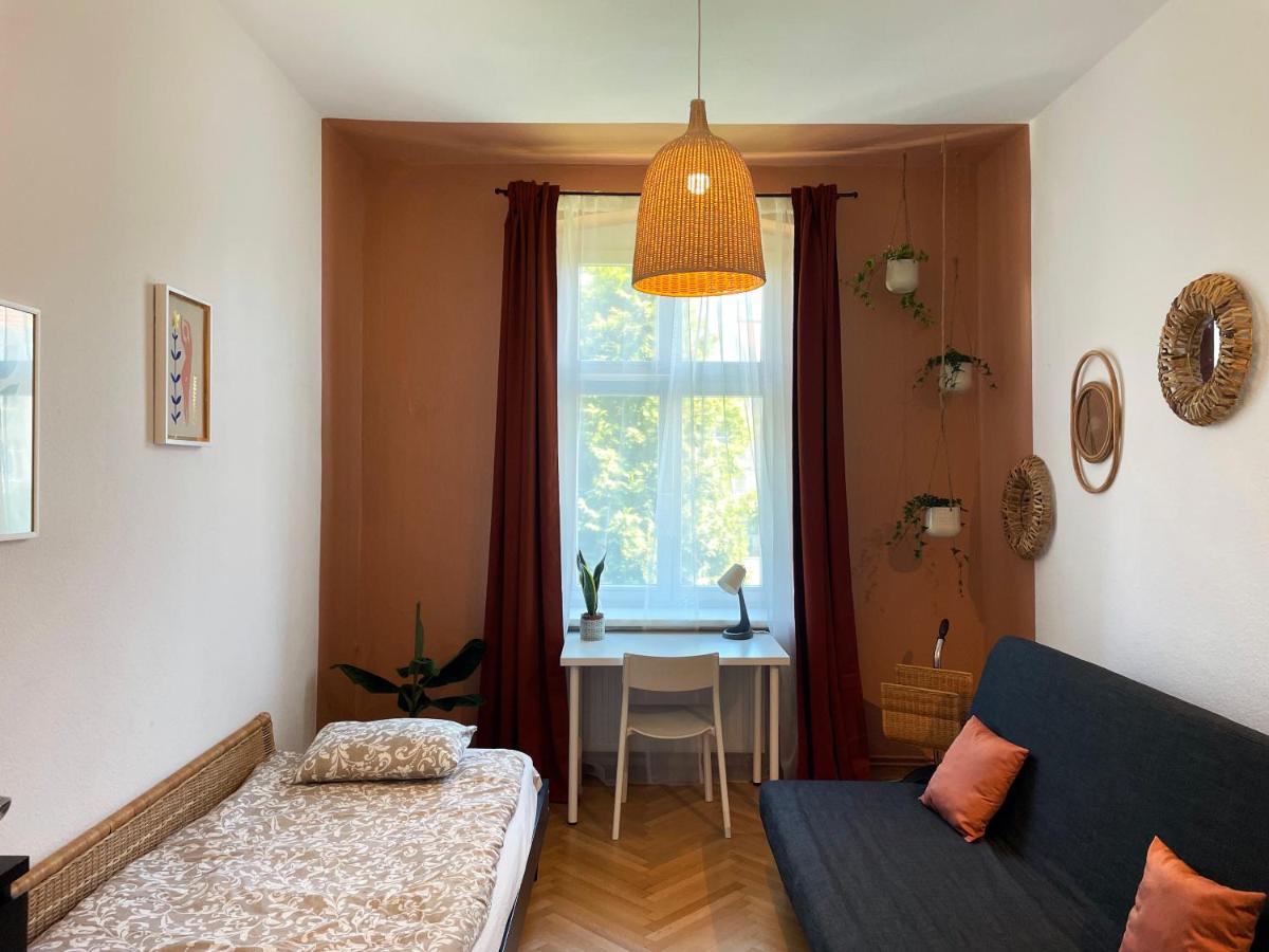 Basic Dreibettzimmer mit Gemeinschaftsbad