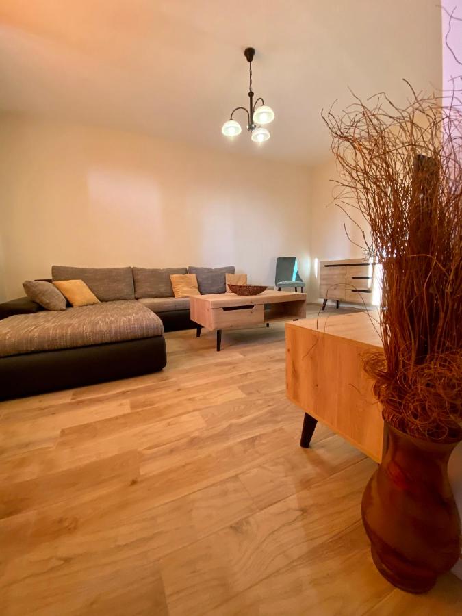 Apartment with balcony and free parking - Ferienwohnung Zadar