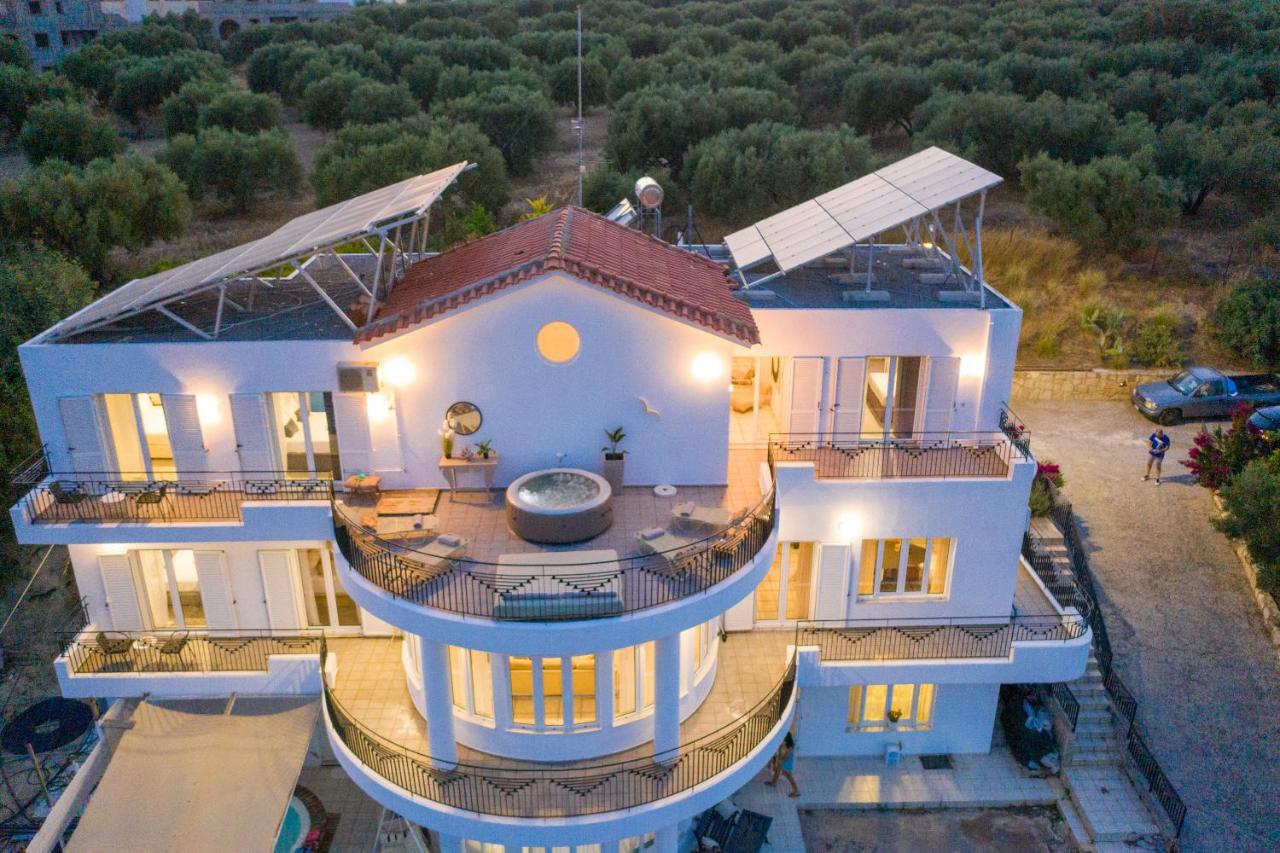 The White House Hersonissos - Bed and Breakfast Khersónisos