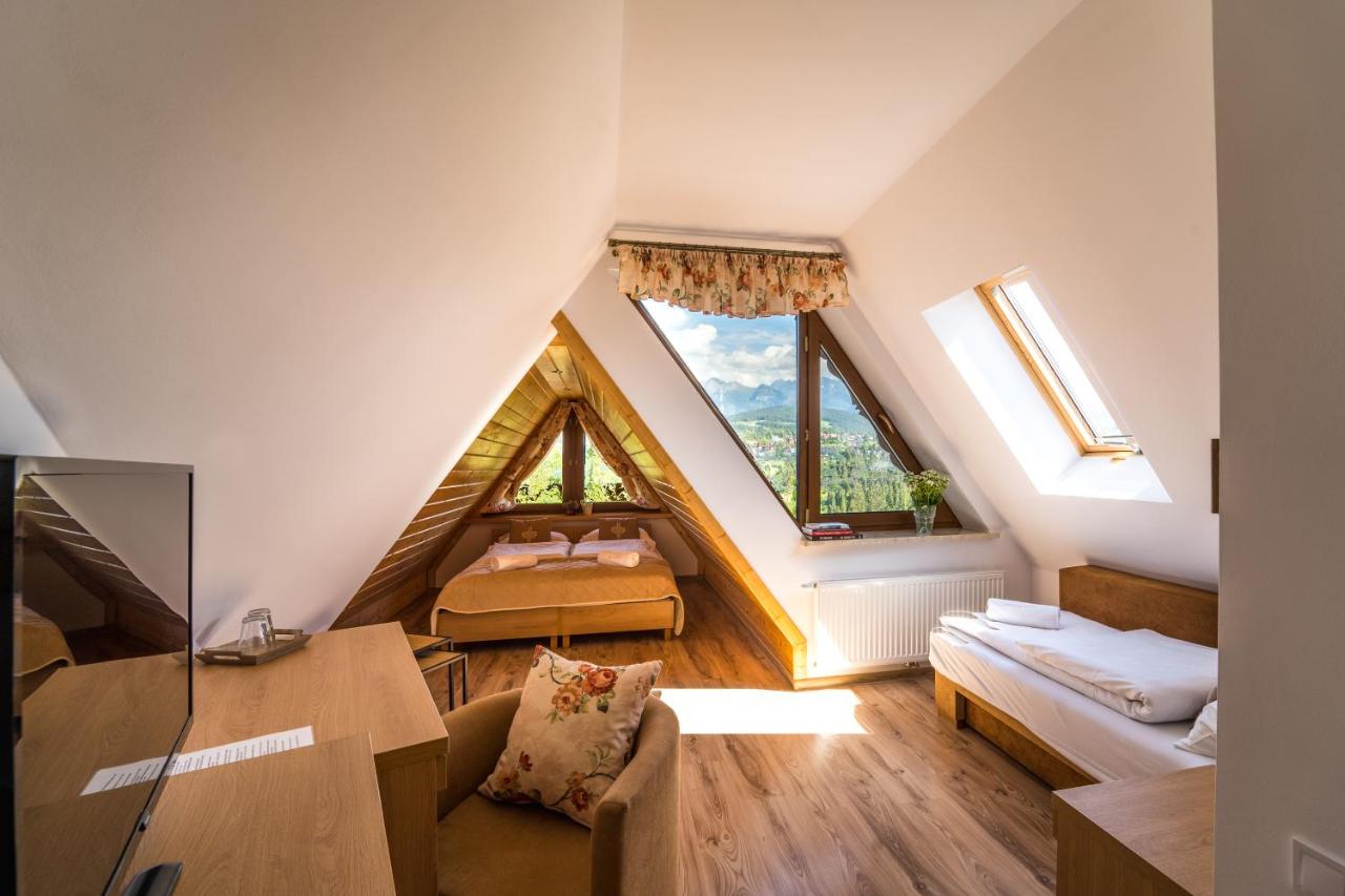 Quadruple Room with Mountain View