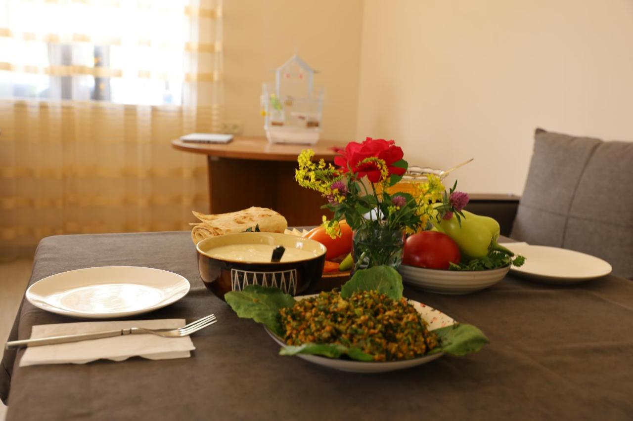 Toneh Guest House and Gastro-yard - B&B