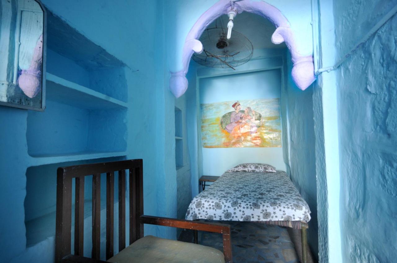 Budget Double Room with Shared Bathroom