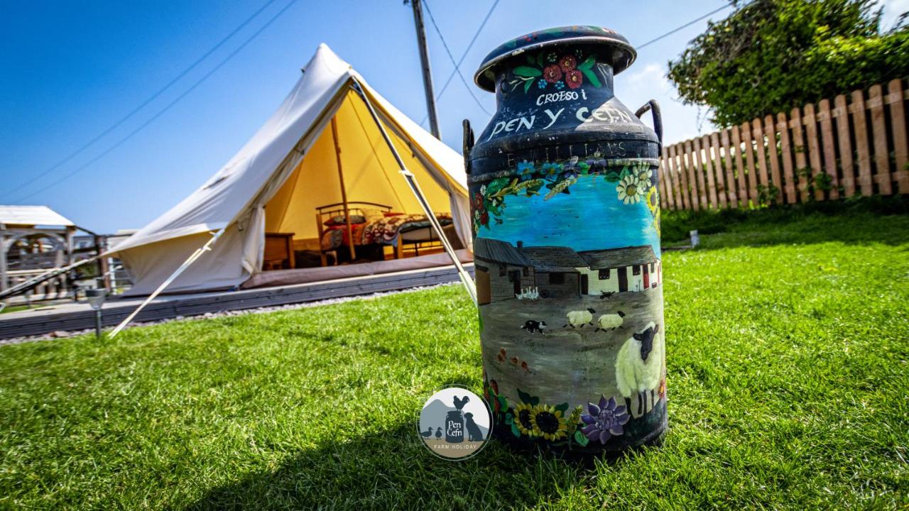 B&B Abergele - Yr Wyddfa Bell Tent - Pen Cefn Farm, Abergele, Conwy - Bed and Breakfast Abergele