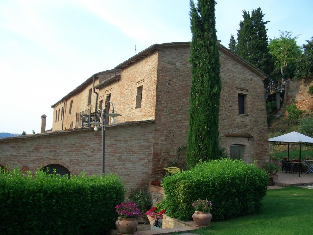 Deluxe Two-Bedroom Apartment with Garden View