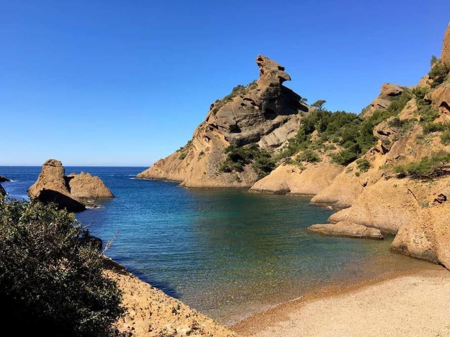 Studio 28m2 climatisé,WIFI, proche des calanques,plages - B&B