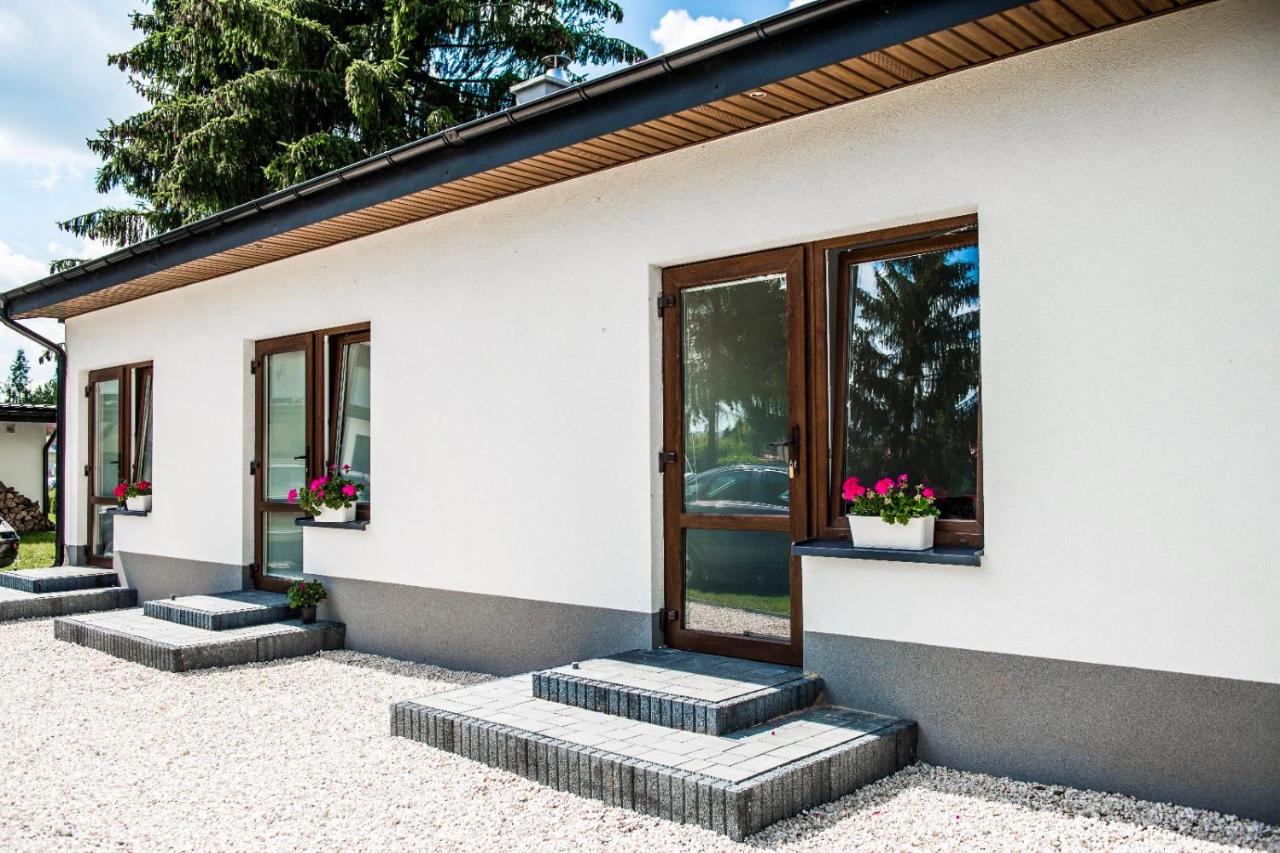 Apartamenty i pokoje „Pod Świerkami” - B&B