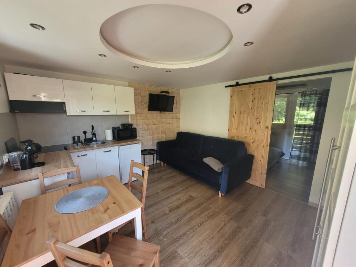 Apartment mit Balkon