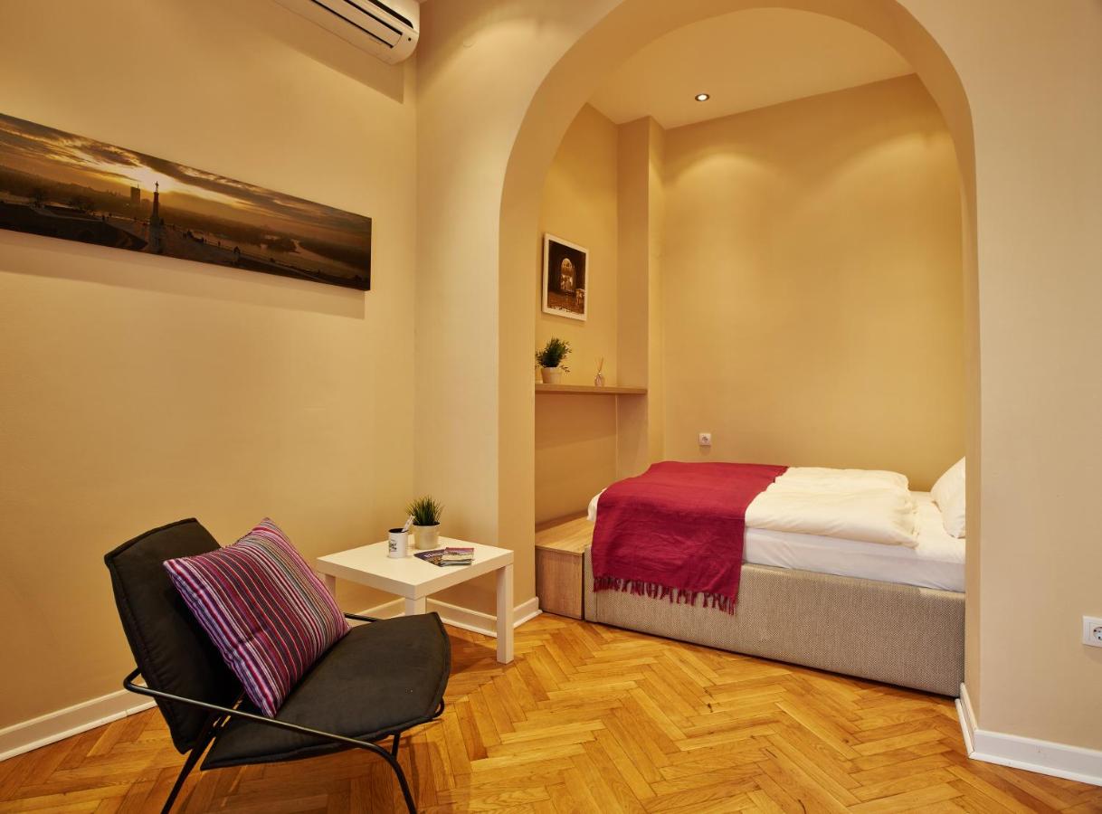 Apartamento de 1 dormitorio con balcón