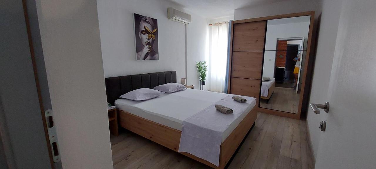 Apartment mit Terrasse