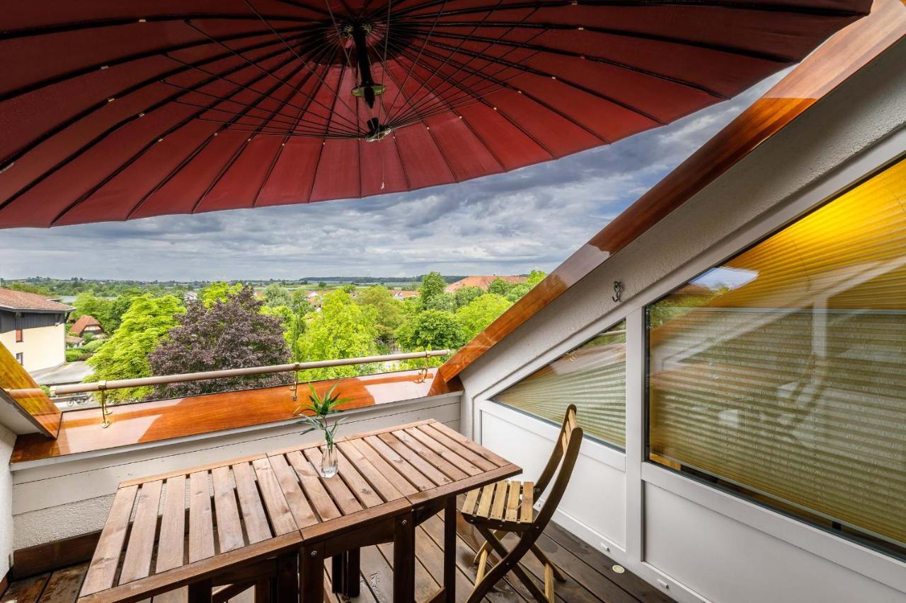 Ferienwohnpark Immenstaad am Bodensee Zwei-Zimmer-Apartment Typ 4 158 - B&B