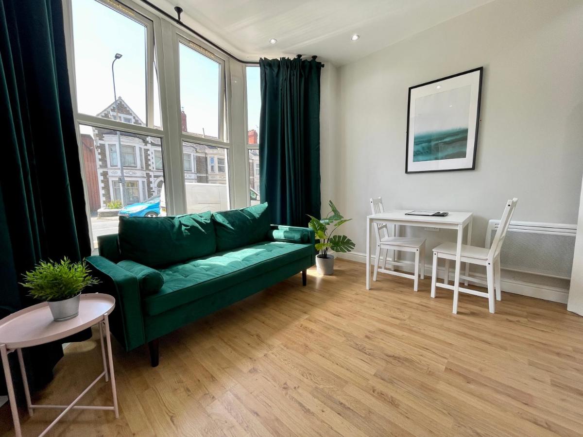 B&B Cardiff - 1 Bed 2 Person Apartment City Centre - Bed and Breakfast Cardiff